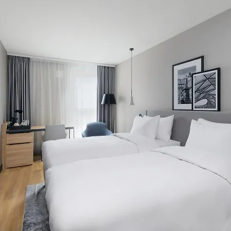 Radisson מלון 4*